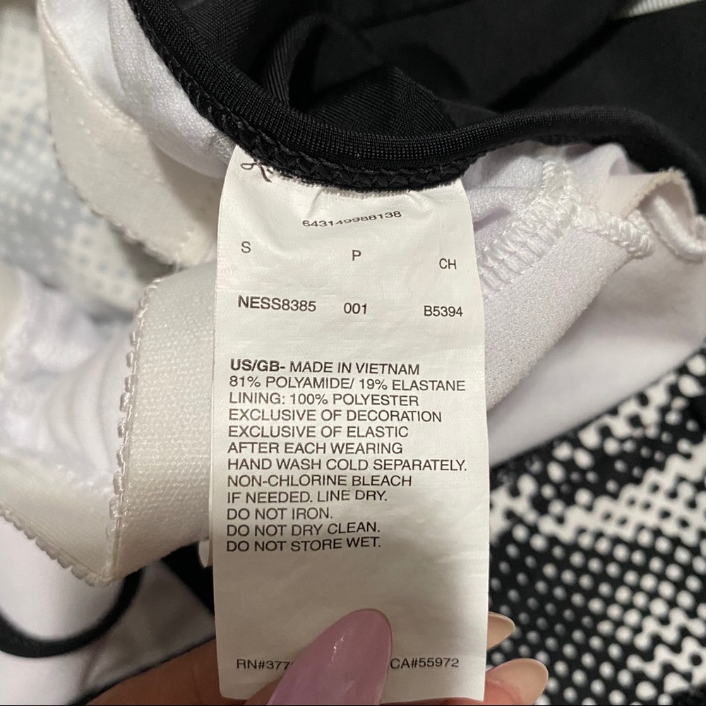 NIKE Black and White Sports Top - Picture 5 of 6